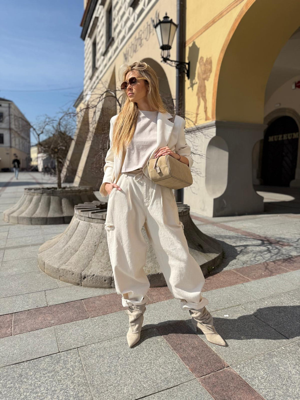 Marynarka ecru klasyczna